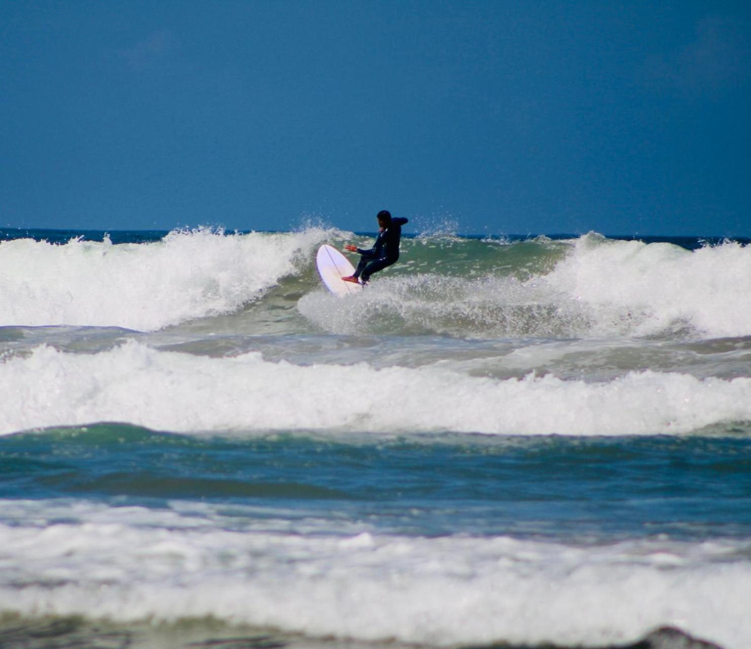 Olas Surf Camp Эмуан Экстерьер фото